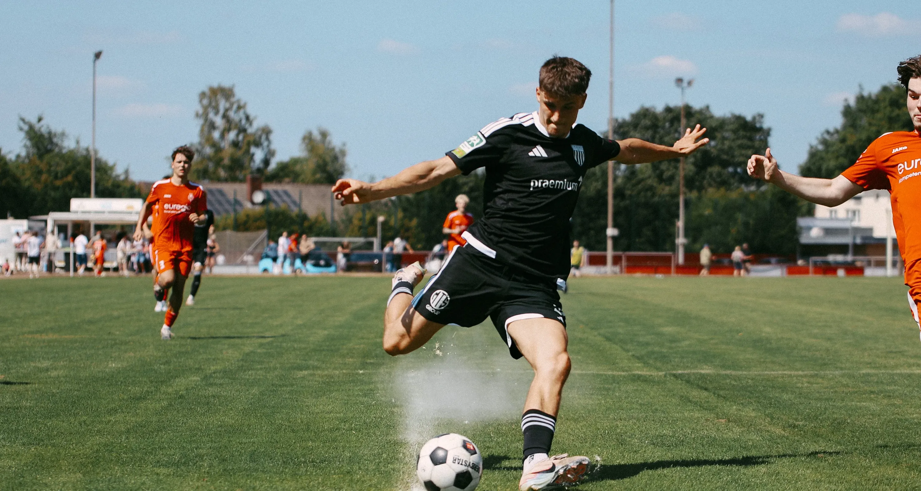 Kurzfristiges Testspiel gegen den FC Büderich am Freitag