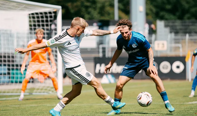 FCB verliert wildes Spiel 4:5 gegen Schalke II