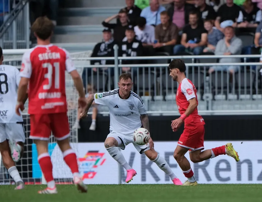 1:3 - FCB unterliegt im Topspiel gegen die SF Siegen 
