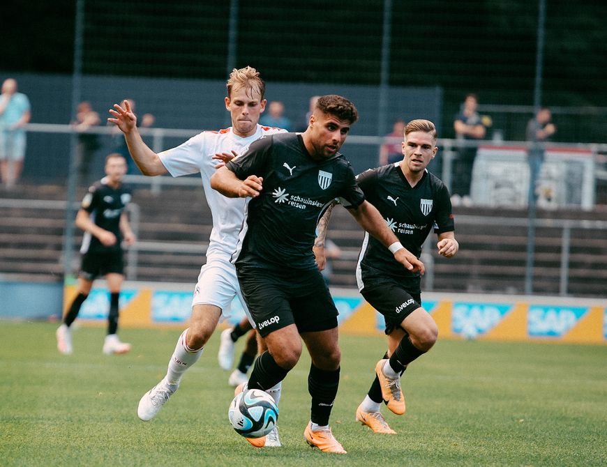 Spitzenspiel am Hünting - U21 des 1. FC Köln zu Gast