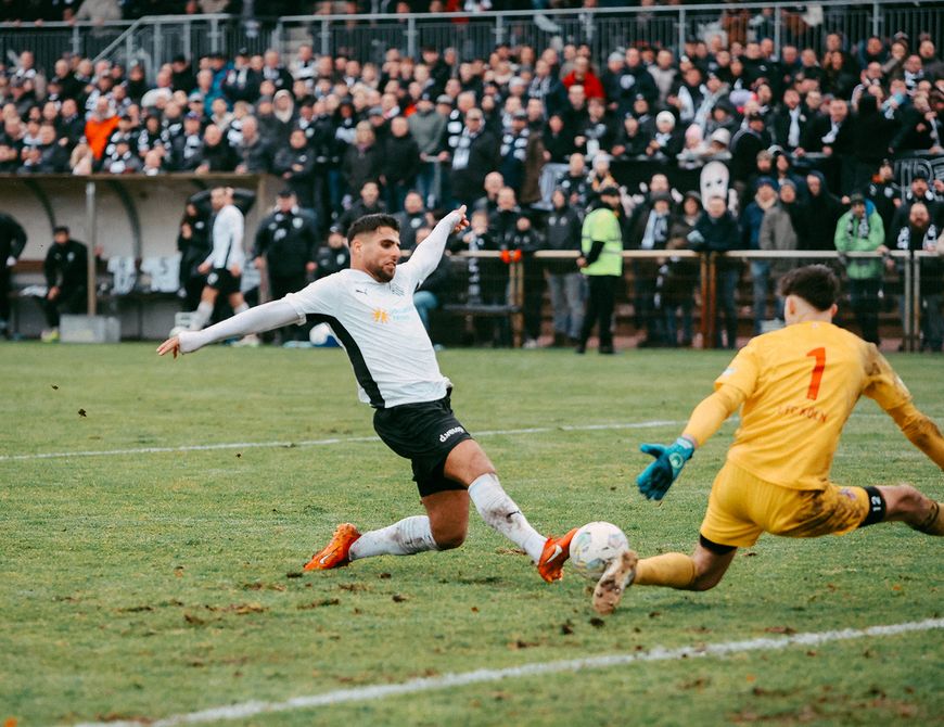 Remis in spektakulärer Partie: 1. FC Bocholt gegen 1. FC Köln endet 2:2