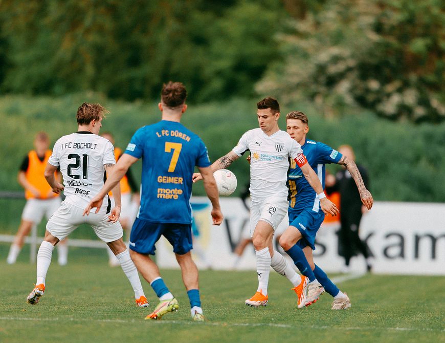 FCB teilt sich die Punkte mit dem 1. FC Düren