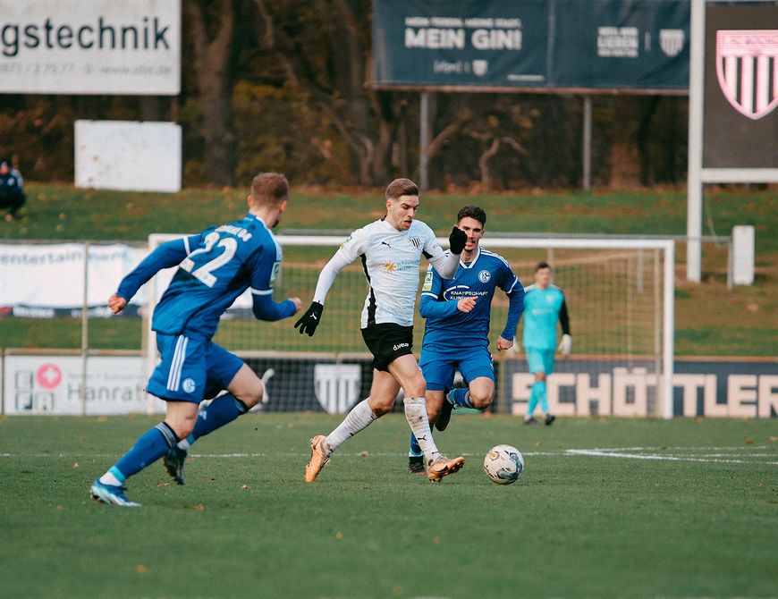 U23 des FC Schalke 04 zu Gast am Hünting