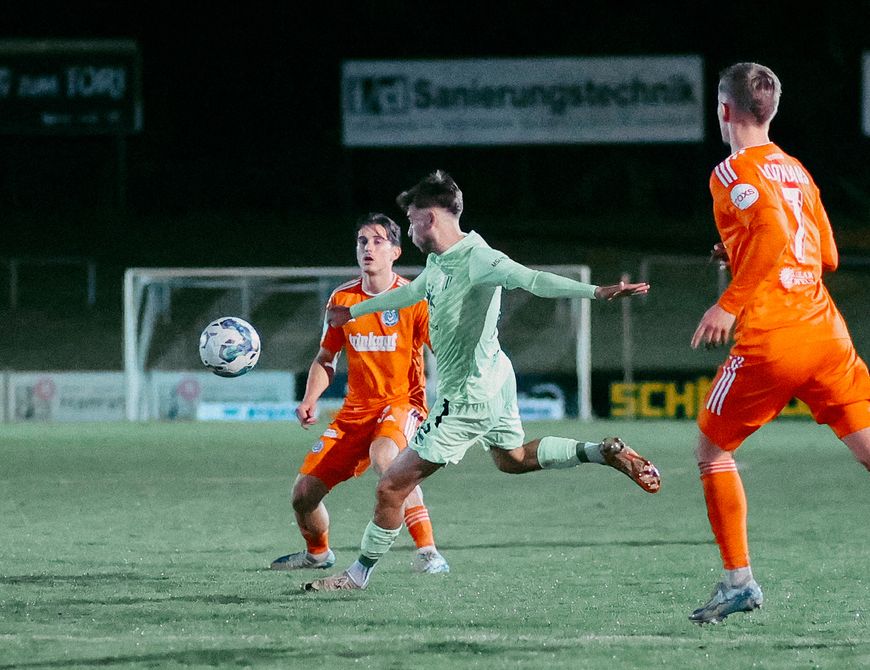 Flutlichtspiel in Duisburg – FCB gastiert beim Tabellenführer