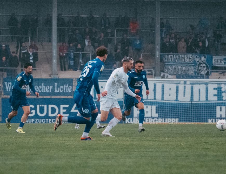 Sportfreunde Lotte zu Gast am Hünting