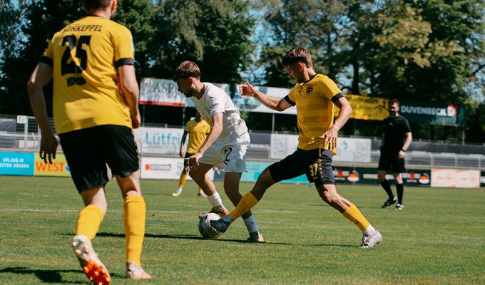 1. FC Bocholt verabschiedet sich mit drei Punkten